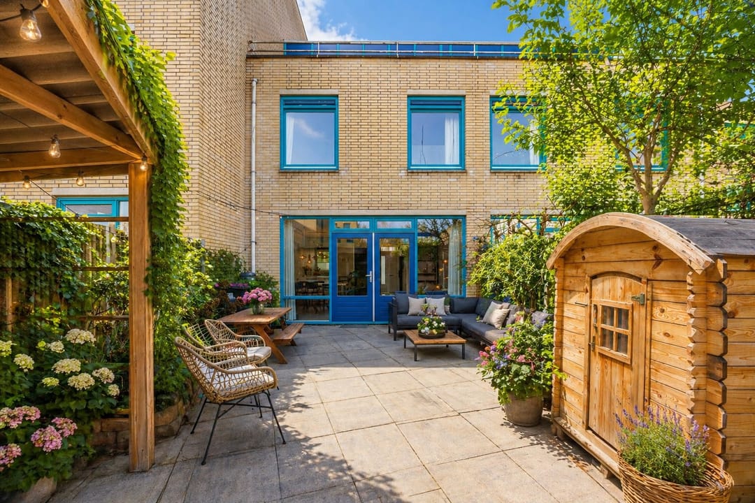 Spacious Family Home with Garden Near Delft Center — 17