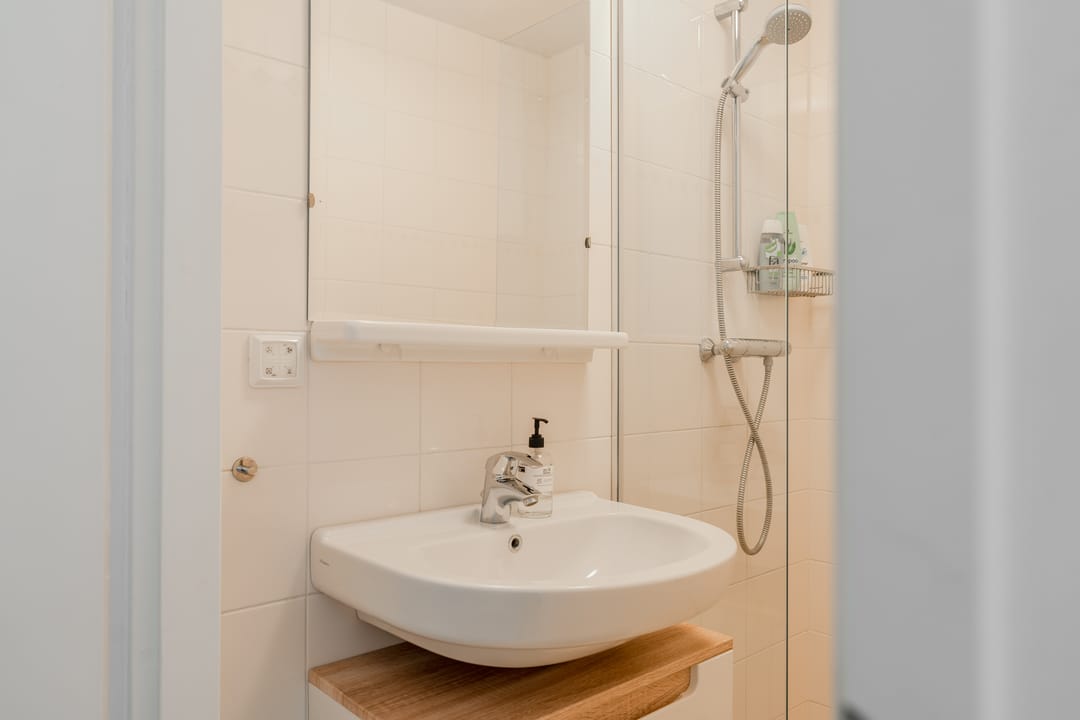 Renovated Apartment with Balcony in Oud Zuid — 23