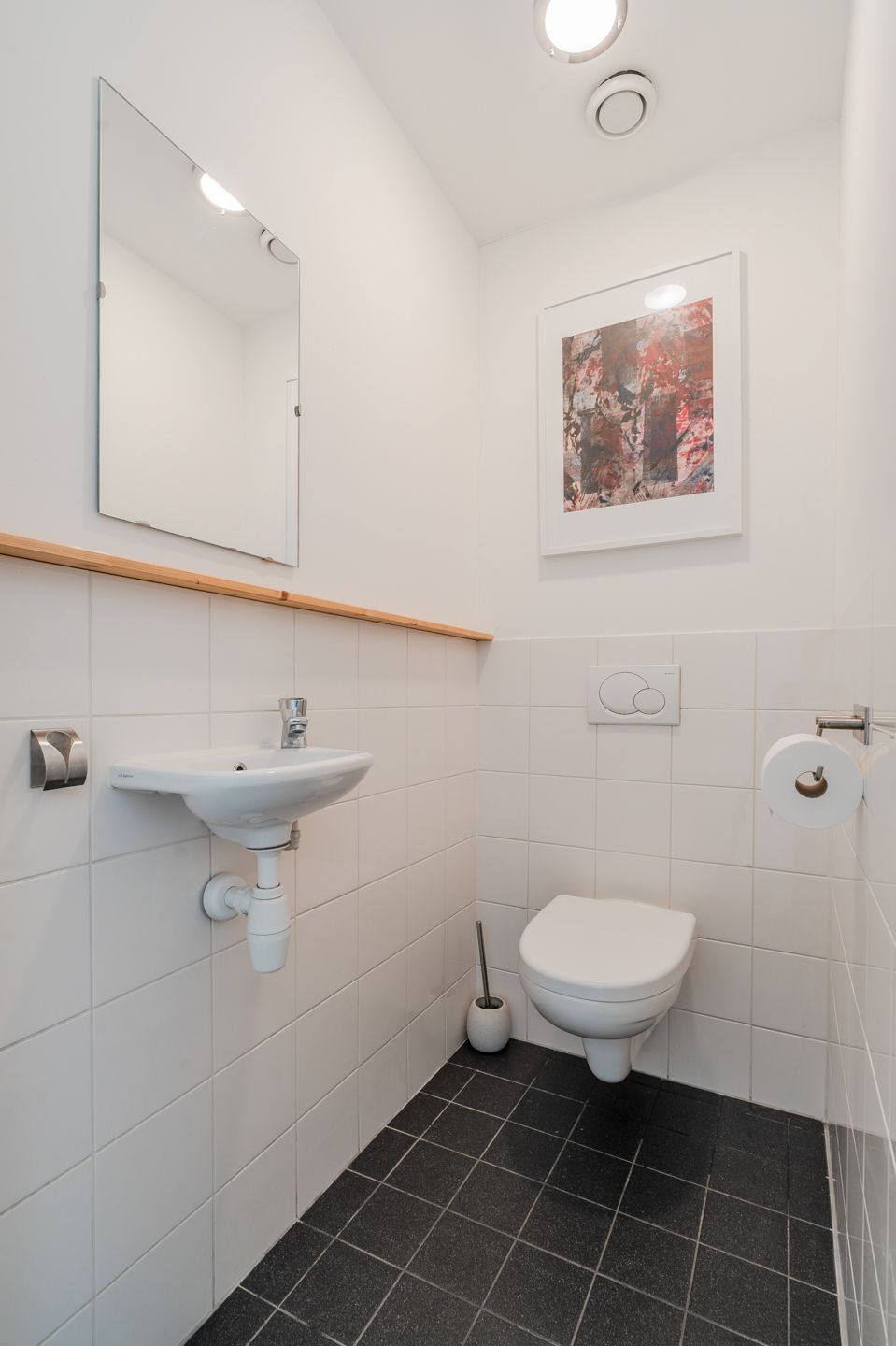 Renovated Apartment with Balcony in Oud Zuid — 24