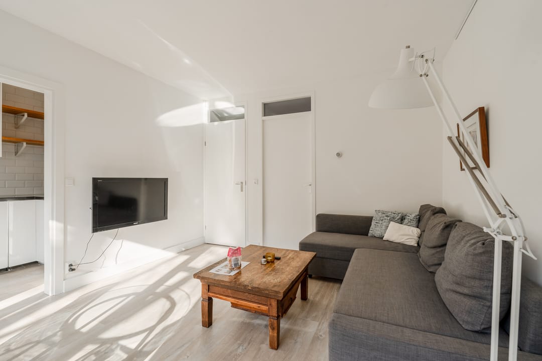 Renovated Apartment with Balcony in Oud Zuid — 13