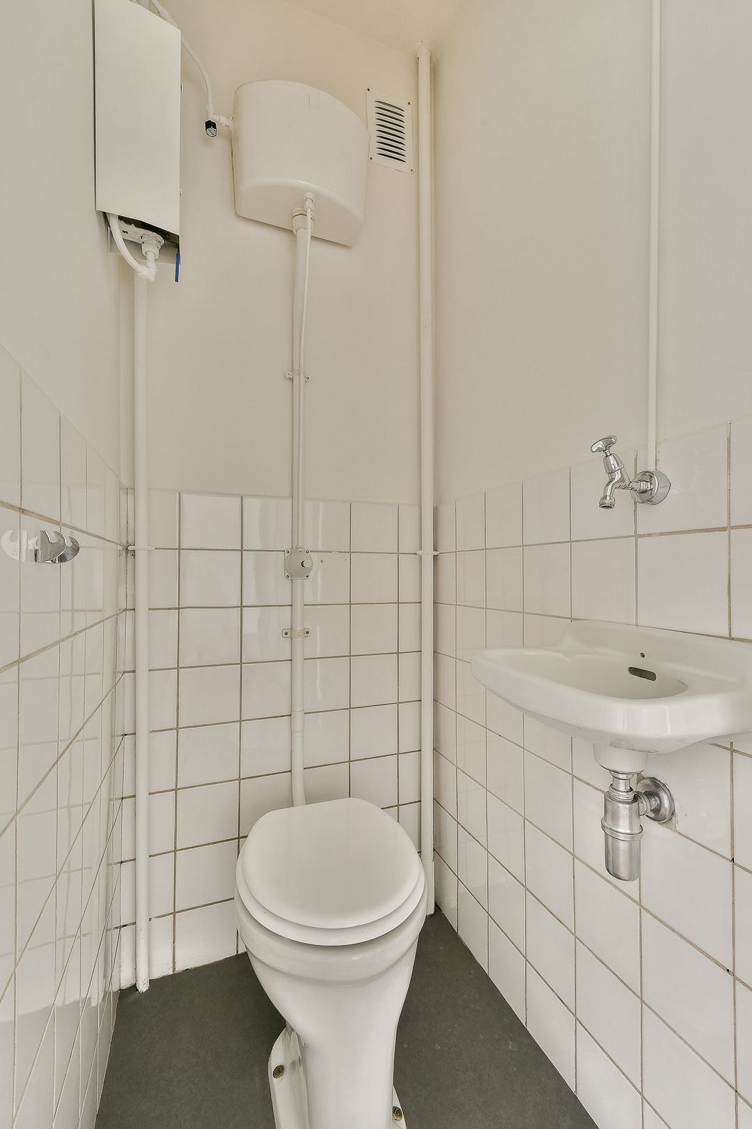 Photo 16 of Burgemeester Hogguerstraat 119