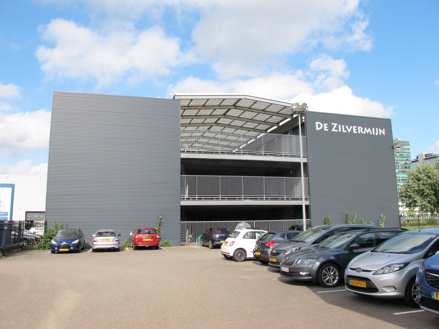 View photo 3 of Hoogoorddreef 51-G