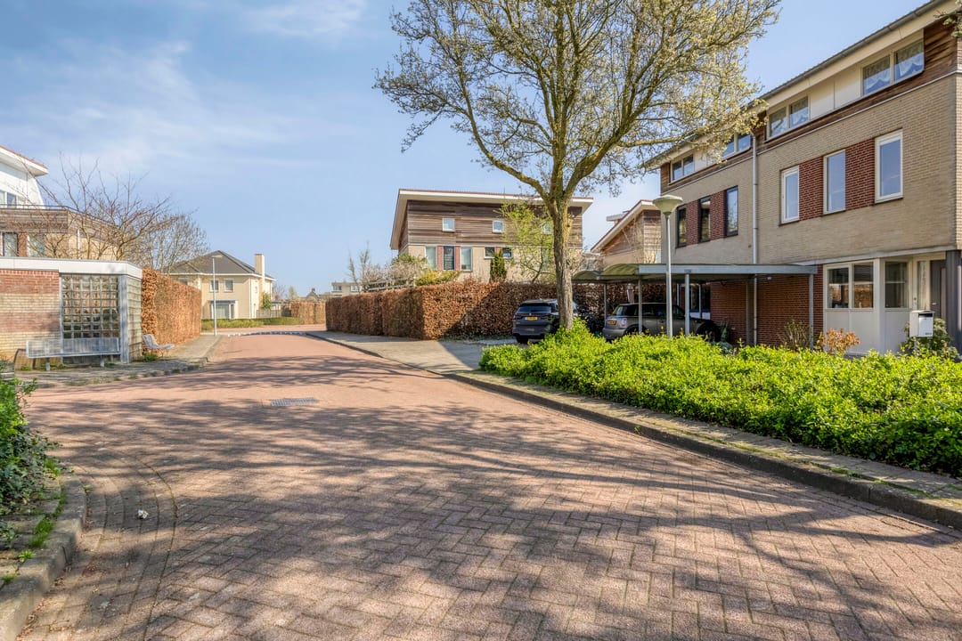 Remarkable Semi-Detached Home with Exceptional Outdoor Living Spaces in Veldhoven — 37