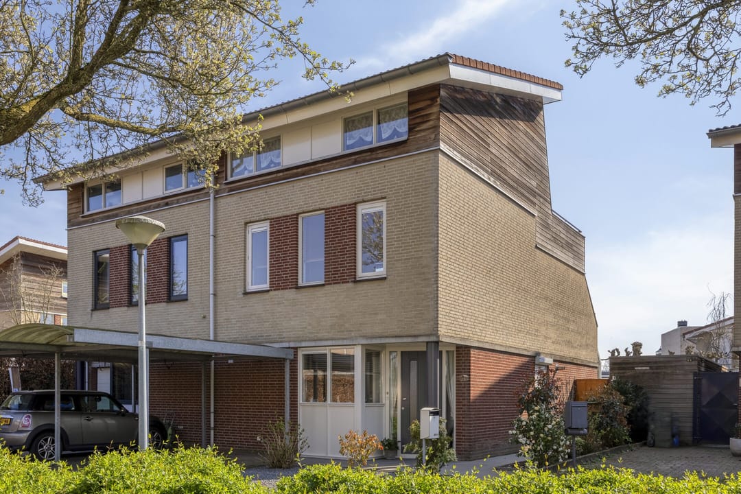 Opmerkelijke Tussenwoning met Uitstekende Buitenruimtes in Veldhoven