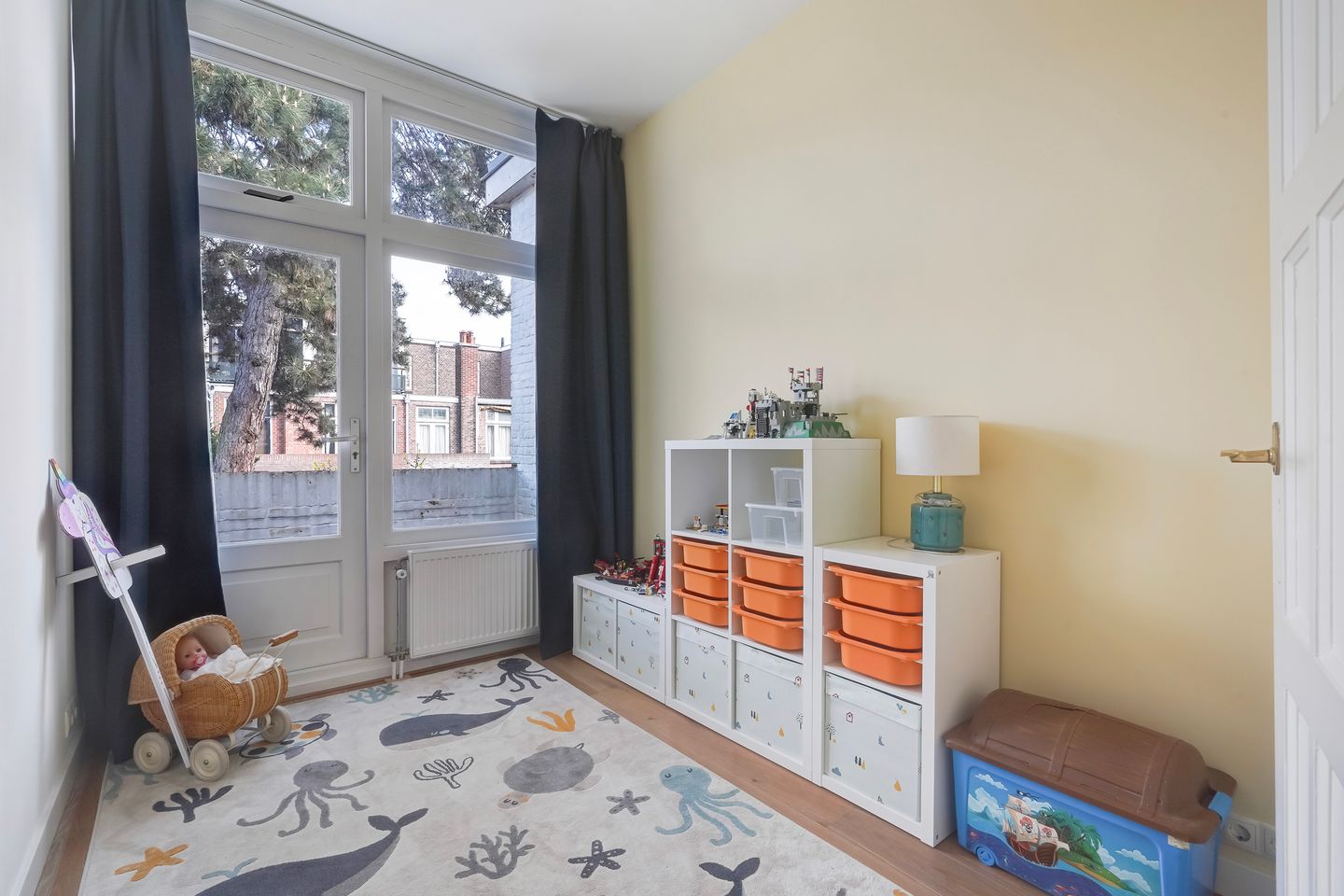 Spacious Townhouse with 7 Bedrooms in Benoordenhout — 29