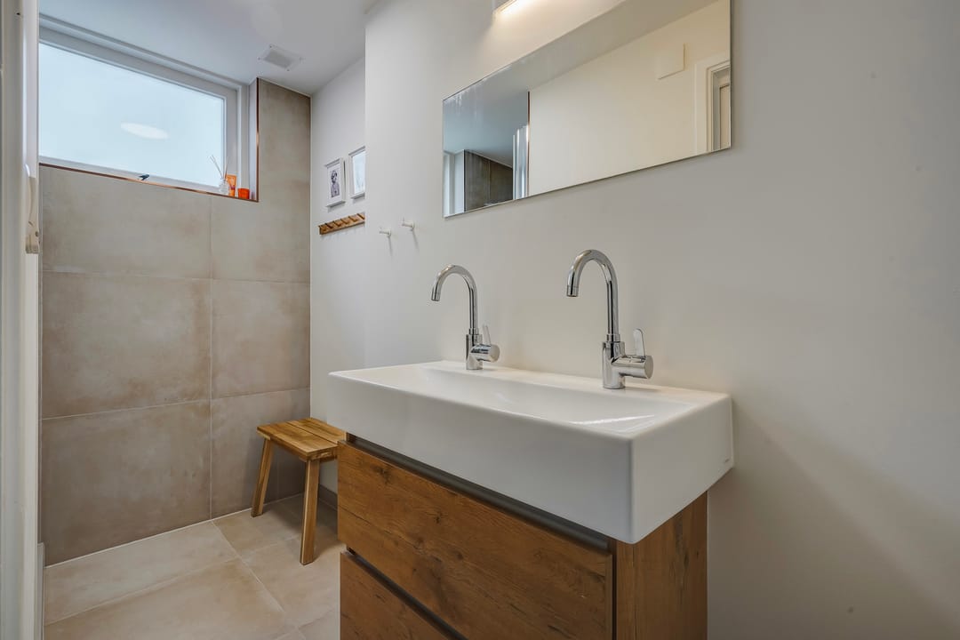 Spacious Townhouse with 7 Bedrooms in Benoordenhout — 38