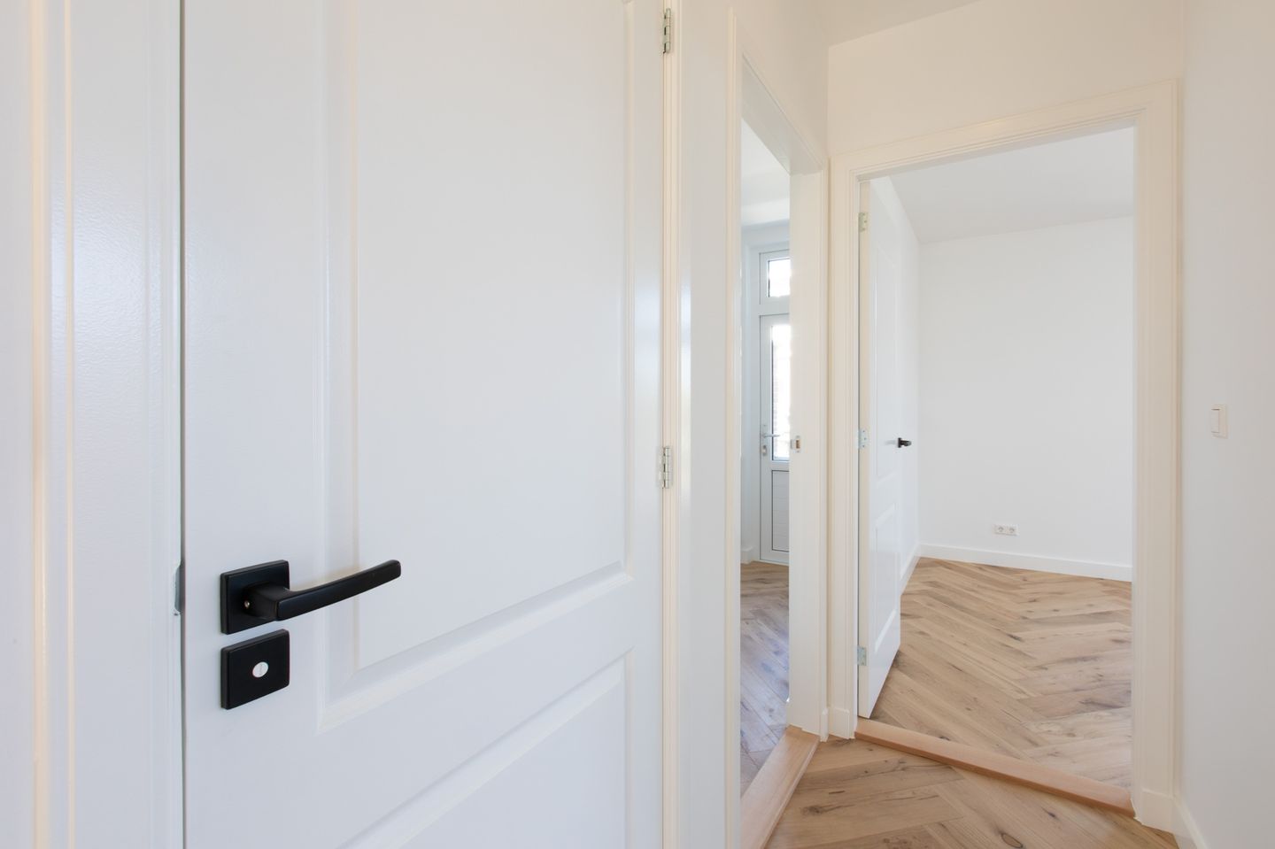 Turnkey renovated corner apartment with three bedrooms in The Hague Heesterbuurt — 20