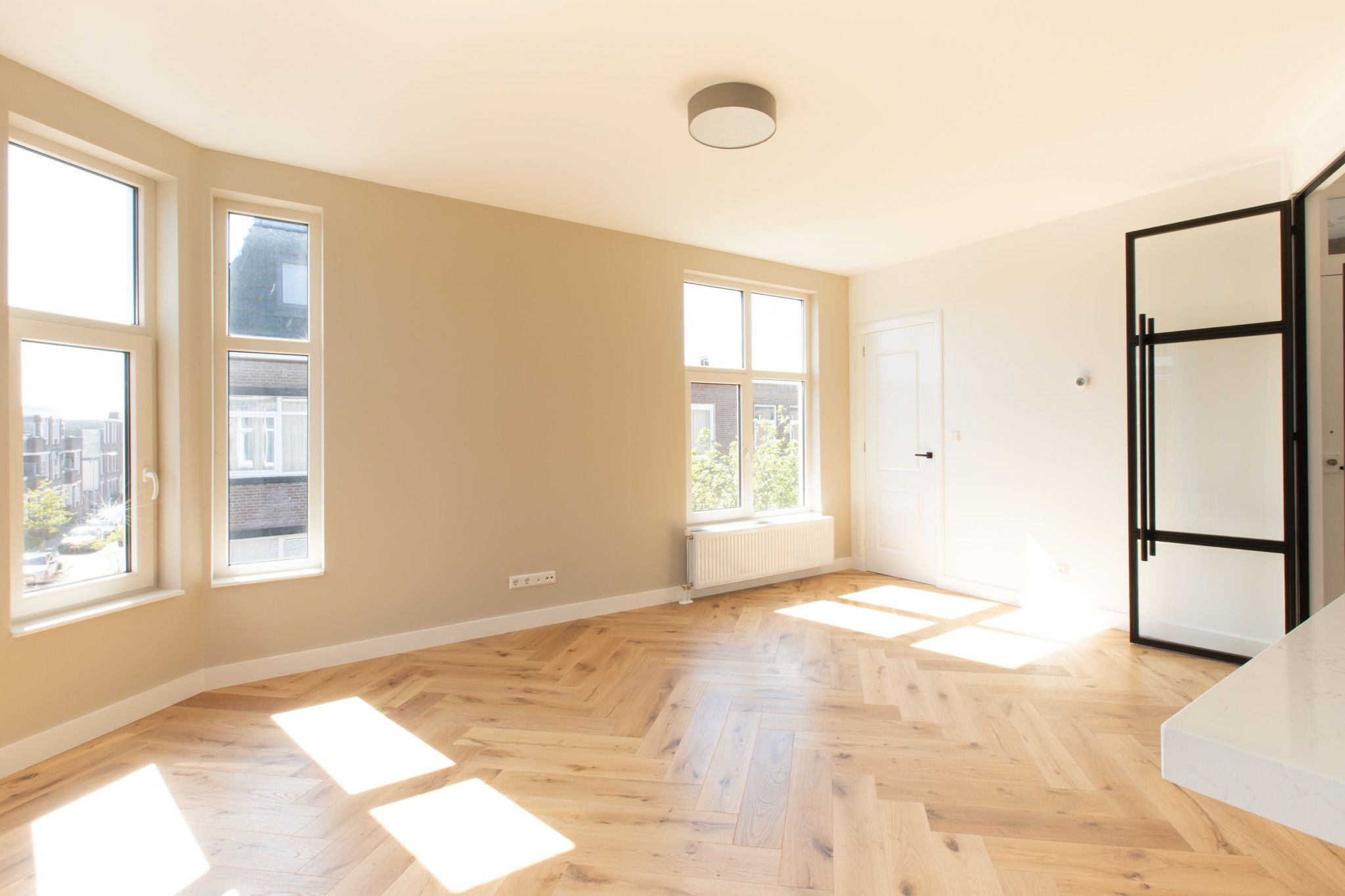 Turnkey renovated corner apartment with three bedrooms in The Hague Heesterbuurt — 12