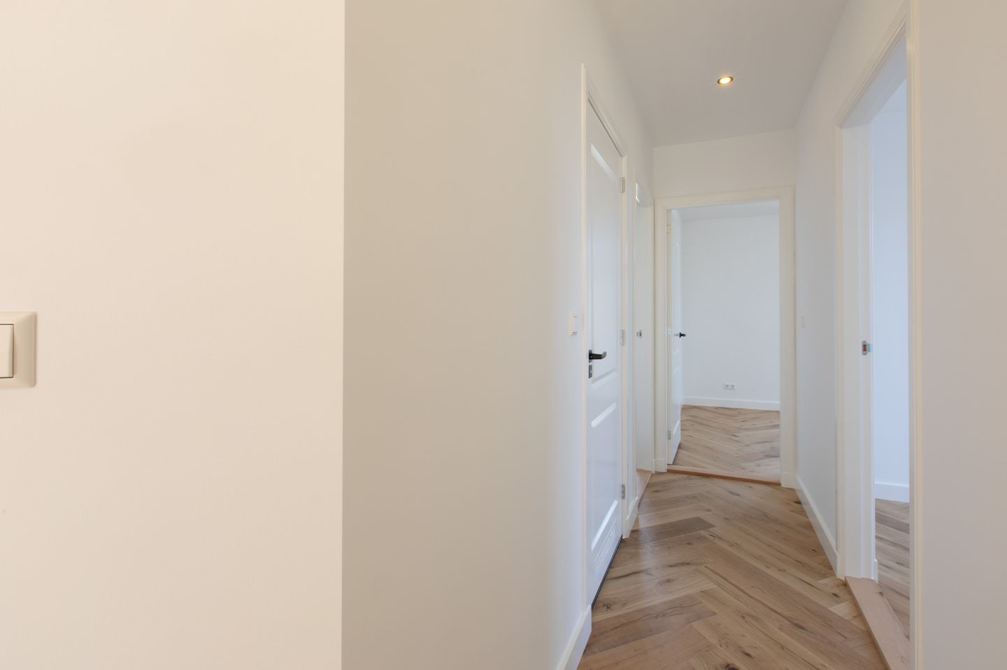 Turnkey renovated corner apartment with three bedrooms in The Hague Heesterbuurt — 19