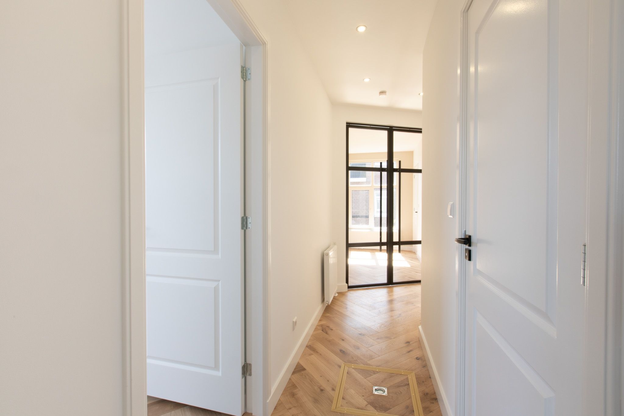 Turnkey renovated corner apartment with three bedrooms in The Hague Heesterbuurt — 21