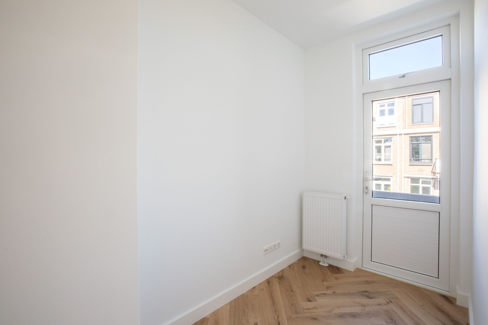 Turnkey renovated corner apartment with three bedrooms in The Hague Heesterbuurt — 33