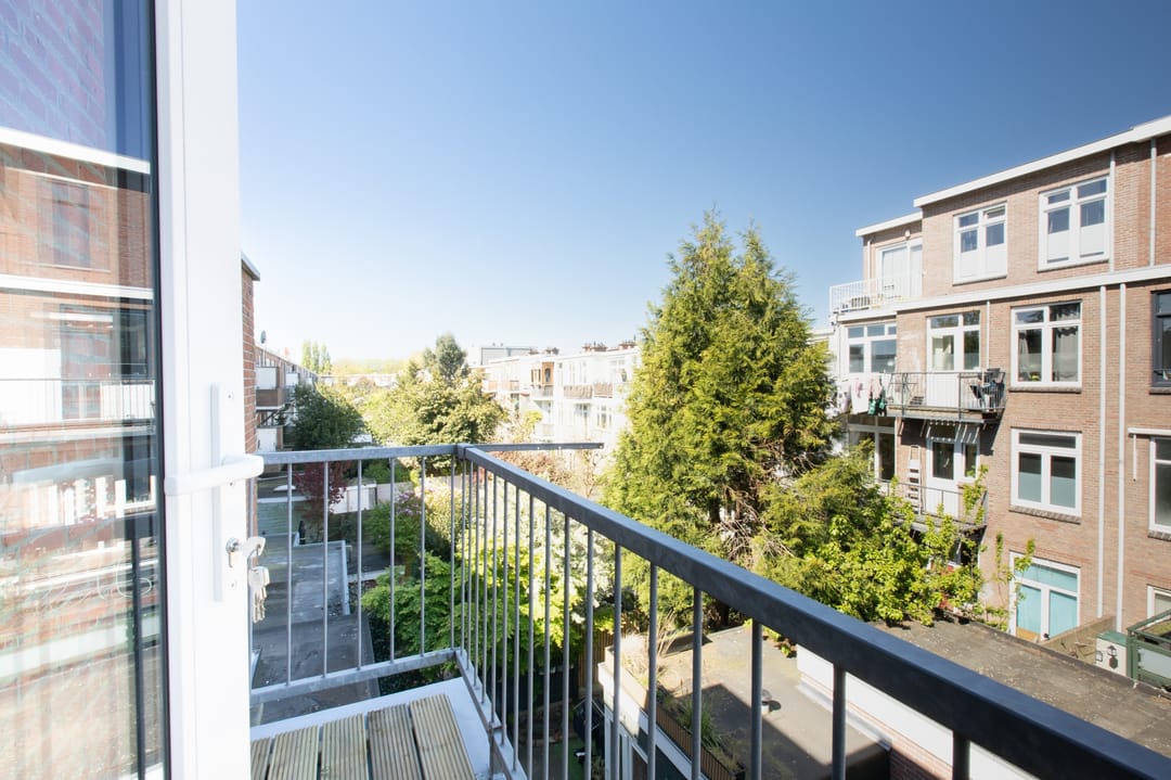 Turnkey renovated corner apartment with three bedrooms in The Hague Heesterbuurt — 31