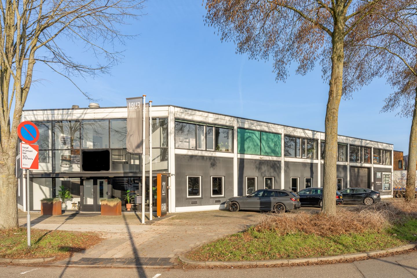 View photo 2 of Basicweg 21