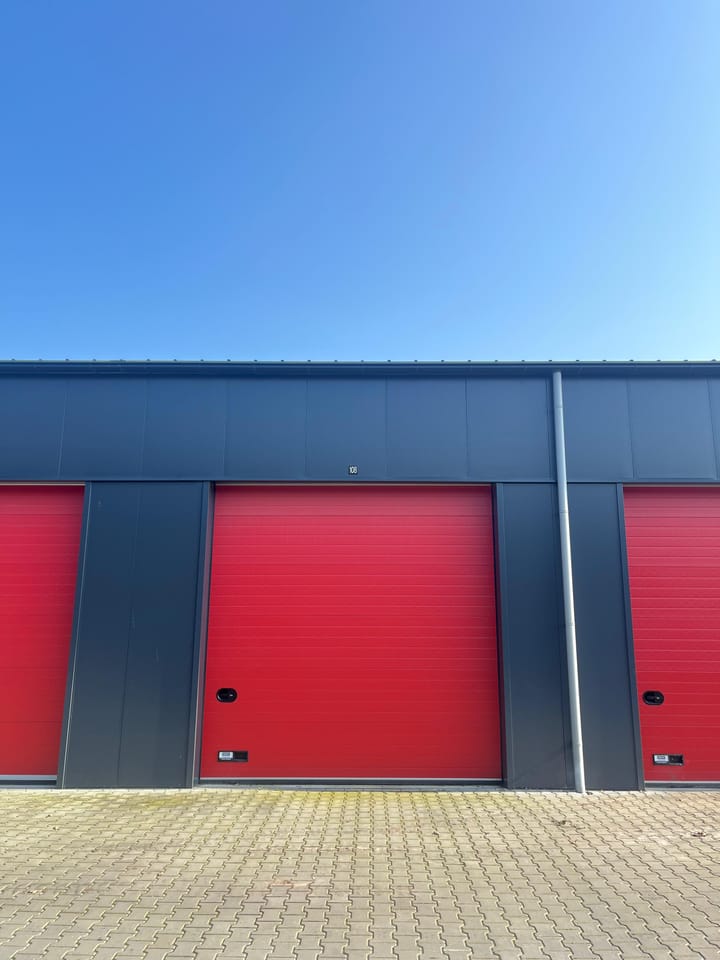 Bedriuwswei 108, Joure