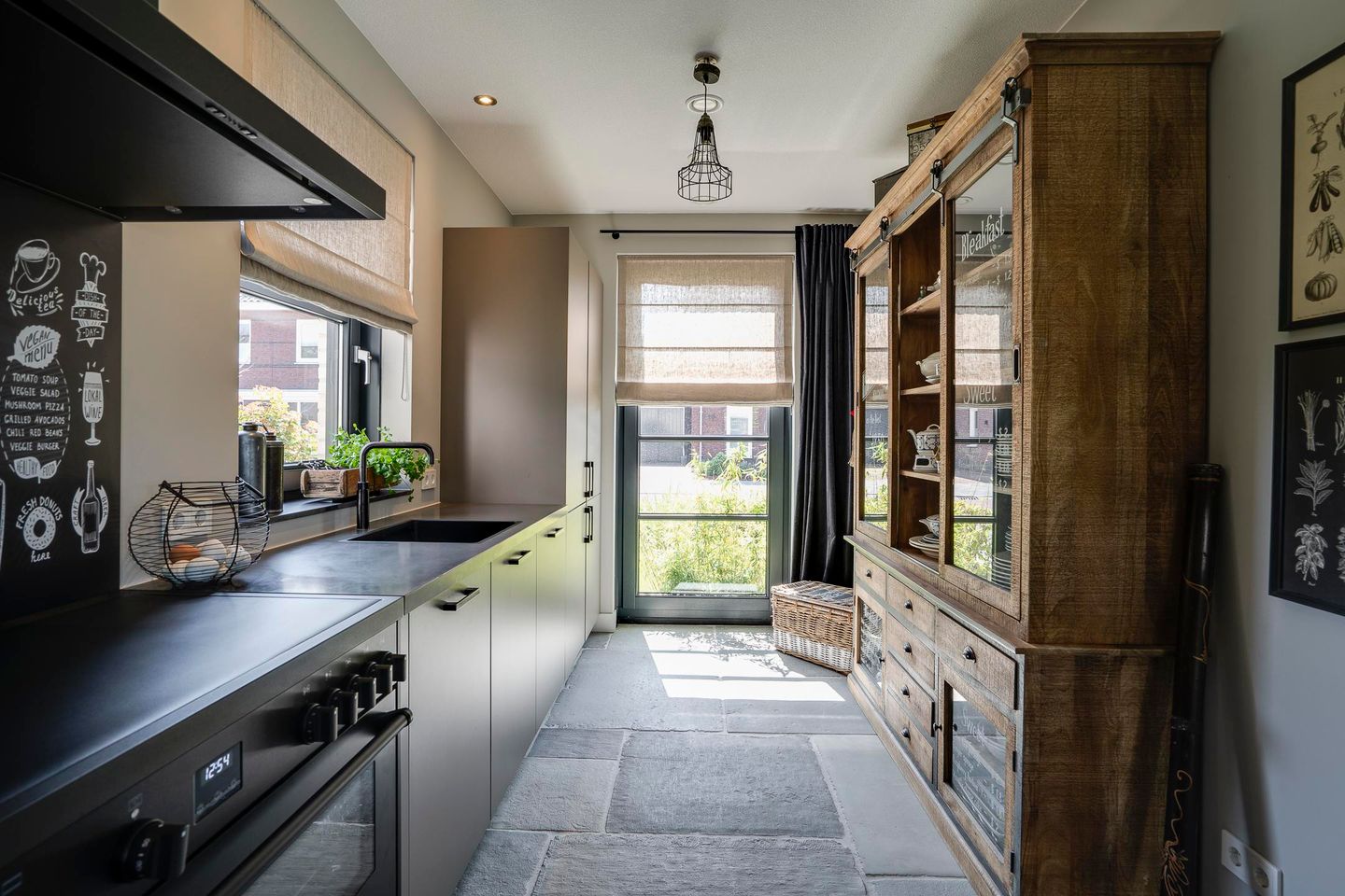 Foto 20 van Meester Achtenstraat 14