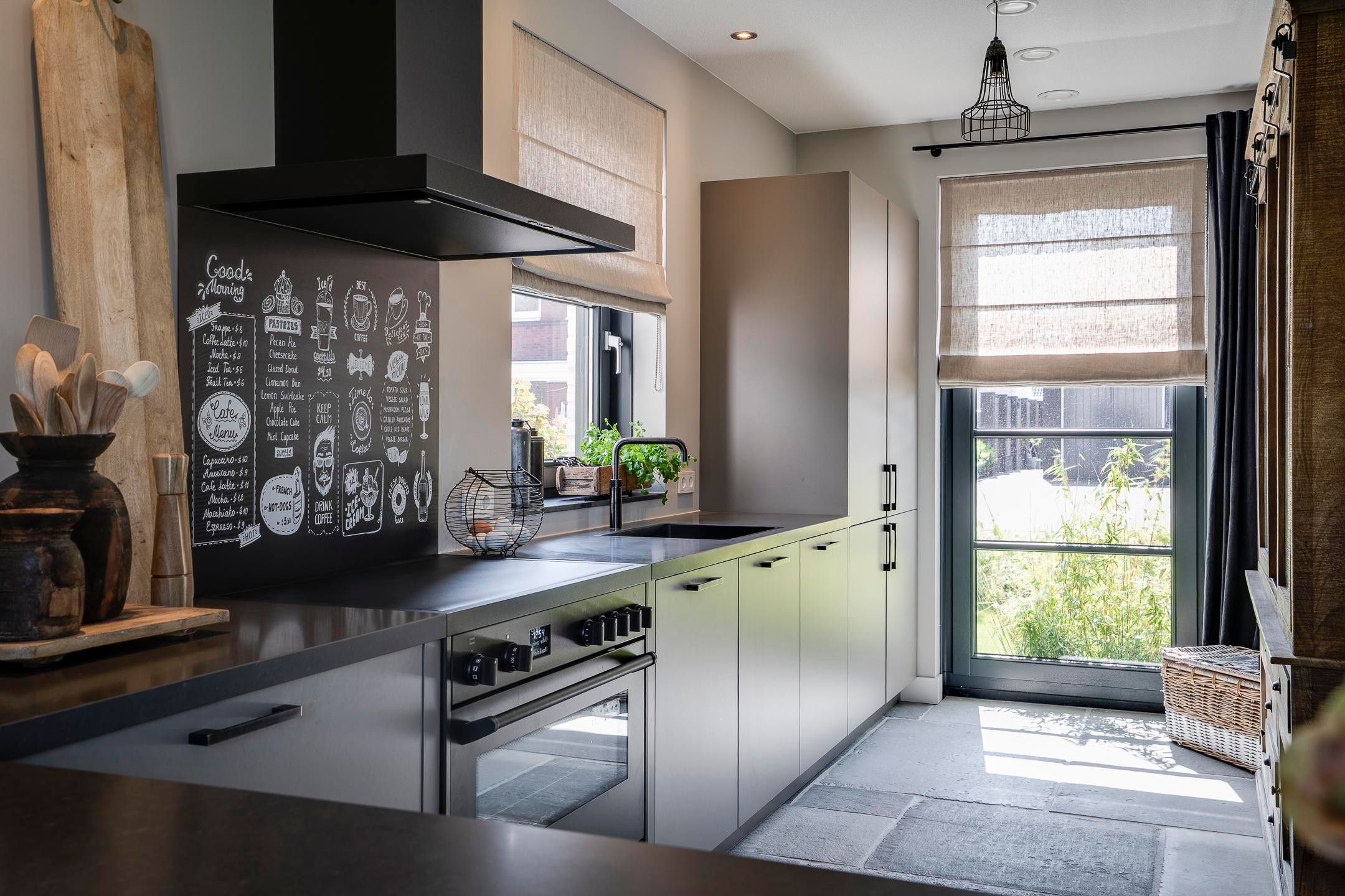 Foto 18 van Meester Achtenstraat 14