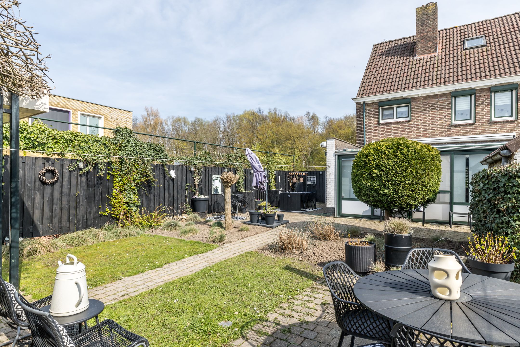 Photo 36 of Johan-Frisostraat 2