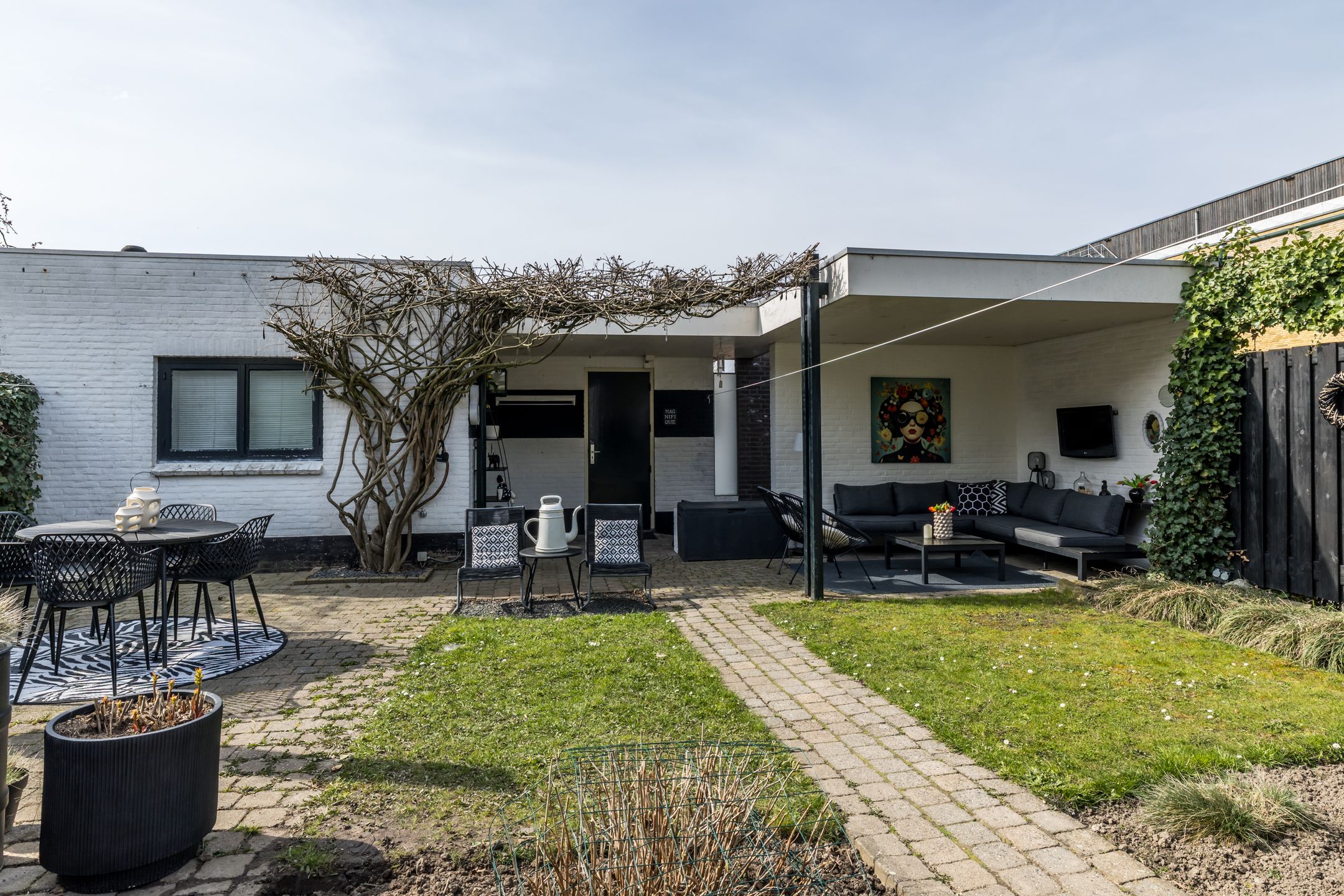 Photo 42 of Johan-Frisostraat 2