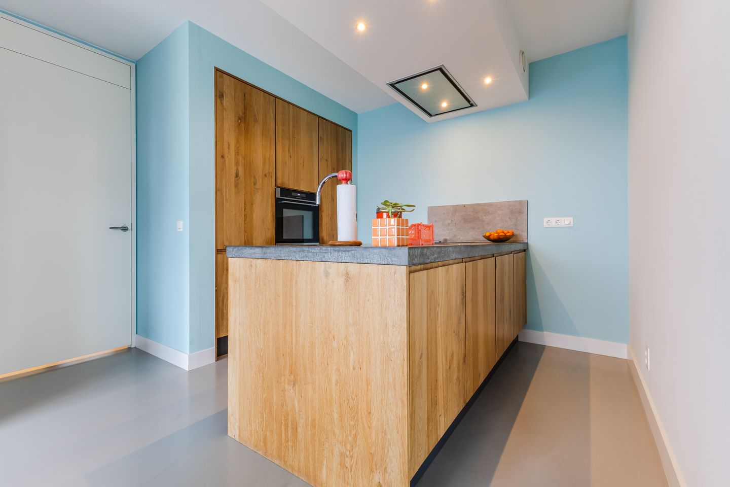 Photo 14 of Posthoornstraat 436