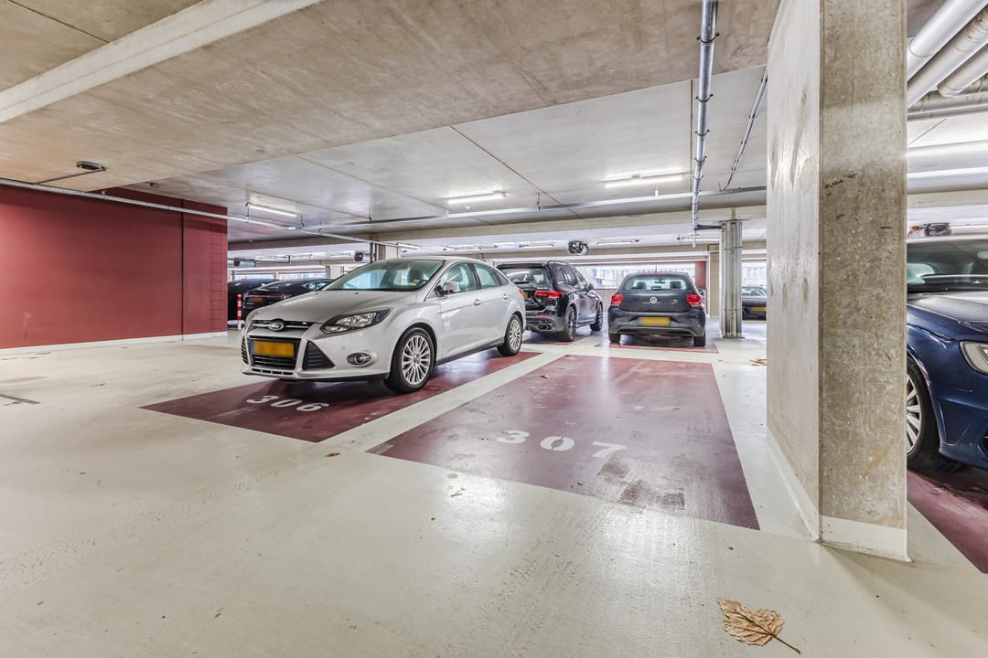 Photo 32 of Posthoornstraat 436