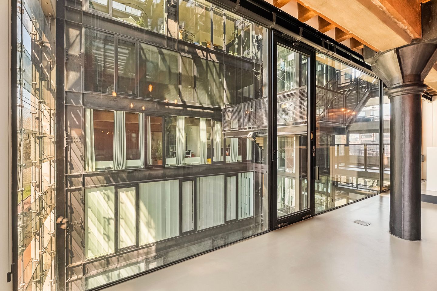 Foto 25 van Lloydstraat 106