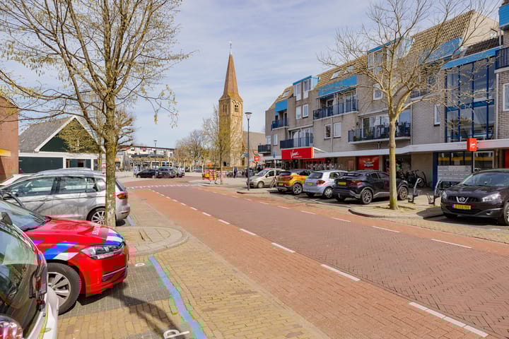 Photo 2 of Maerten van Heemskerckstraat 13