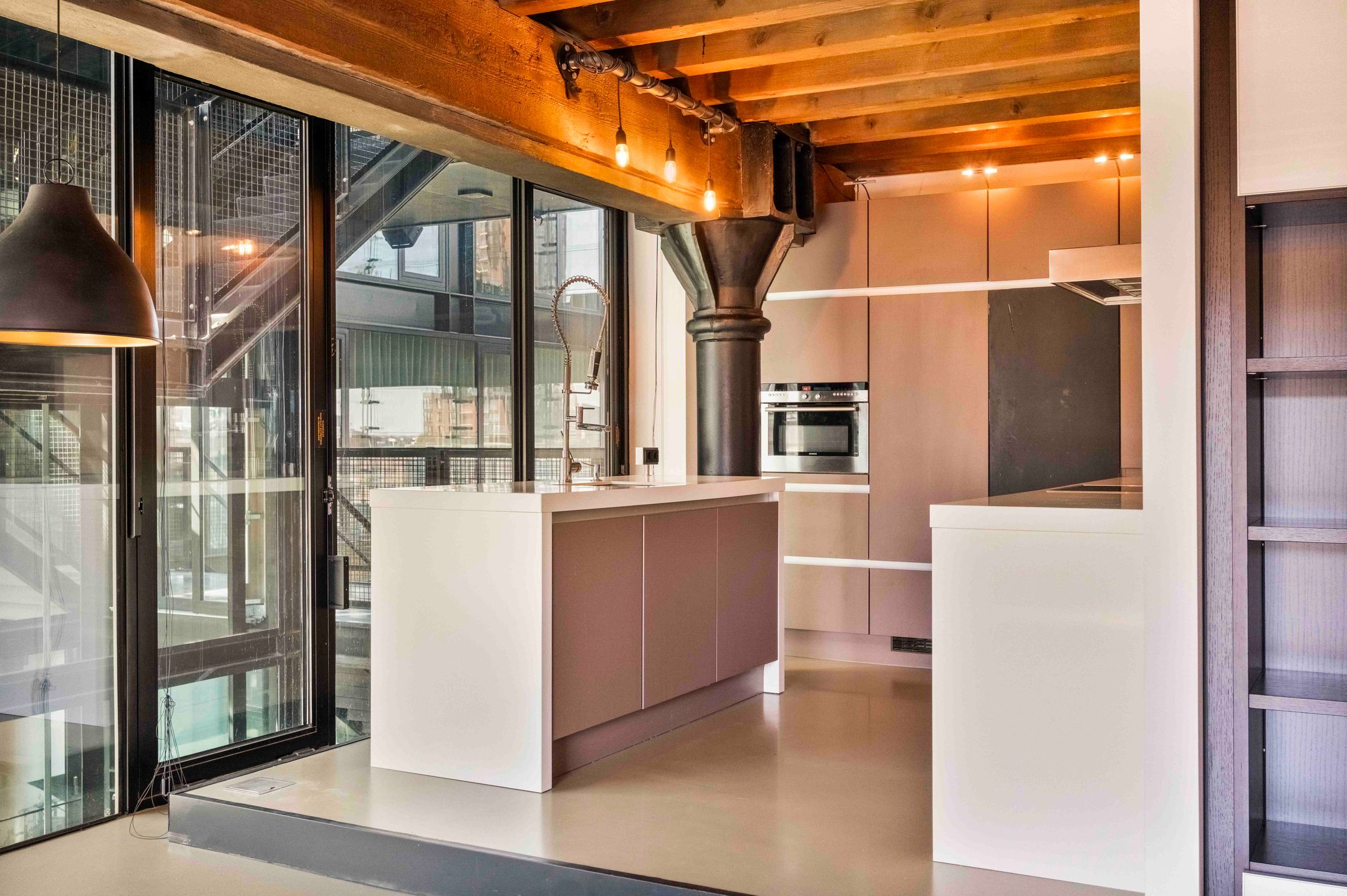 Foto 15 van Lloydstraat 106