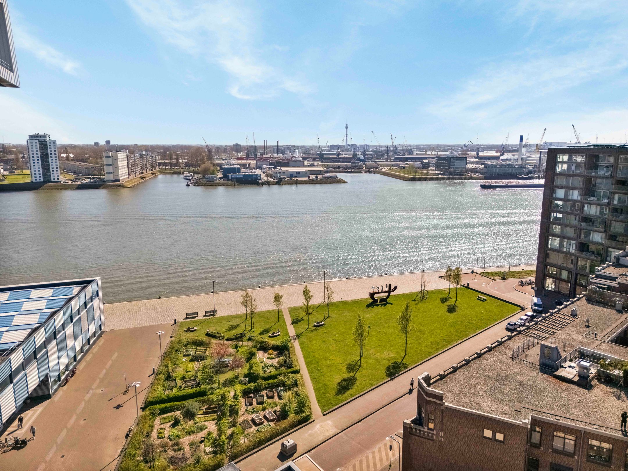 Foto 51 van Lloydstraat 106