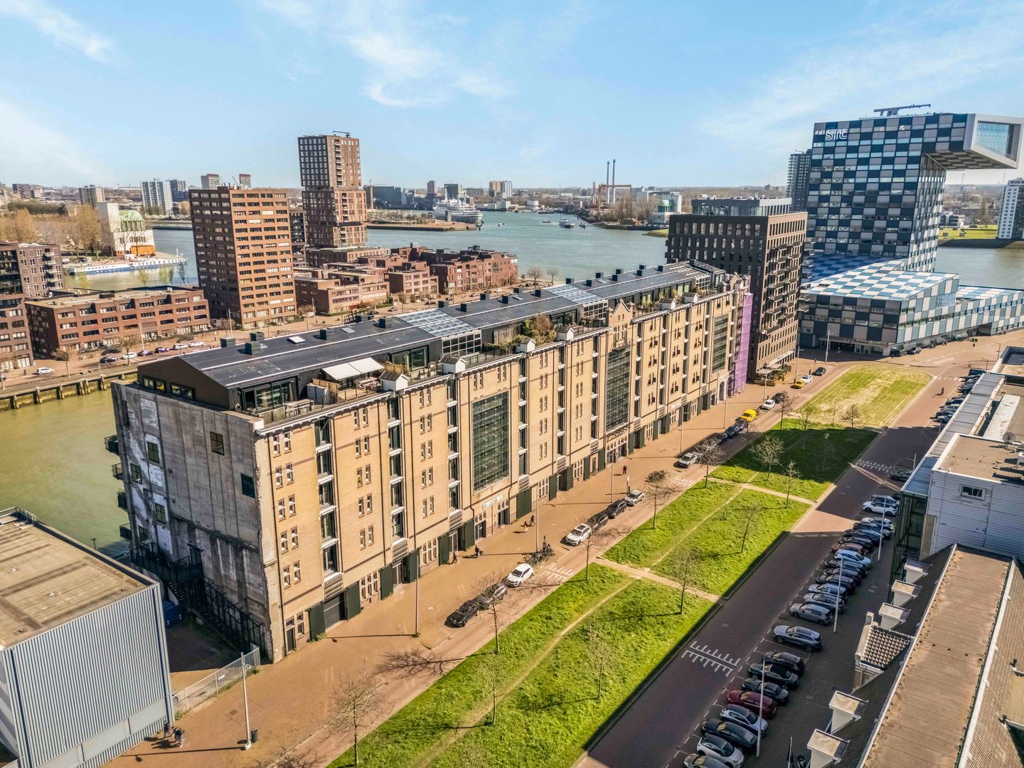 Foto 49 van Lloydstraat 106