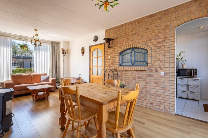 Photo 2 of Merelstraat 6