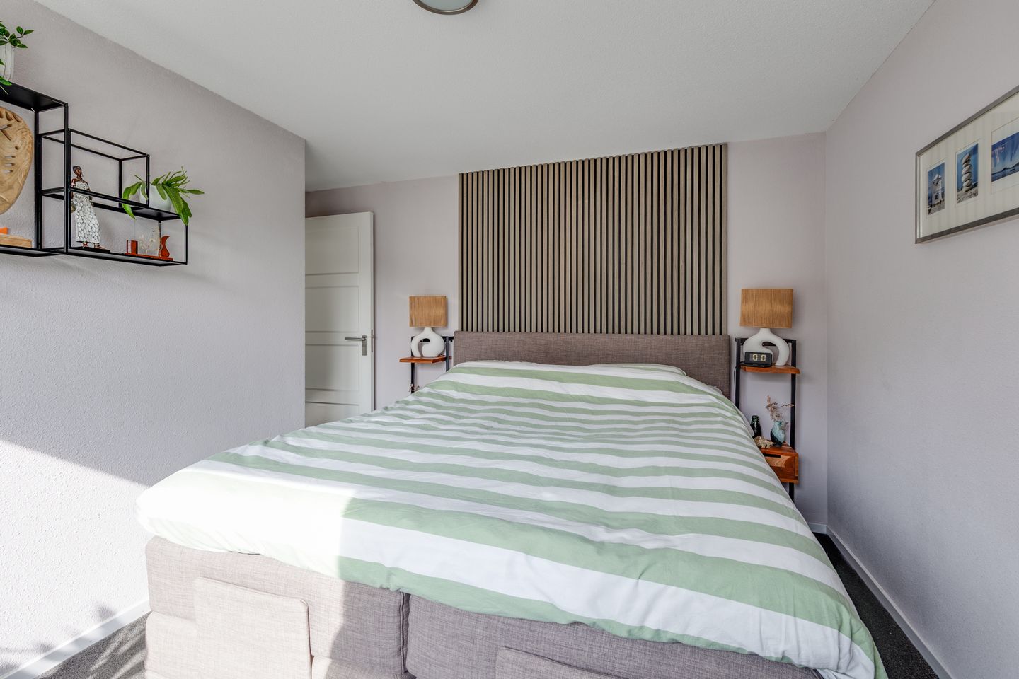 Photo 34 of Montgomerystraat 5