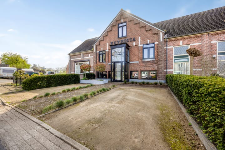 Photo 2 of Dorpsstraat 33