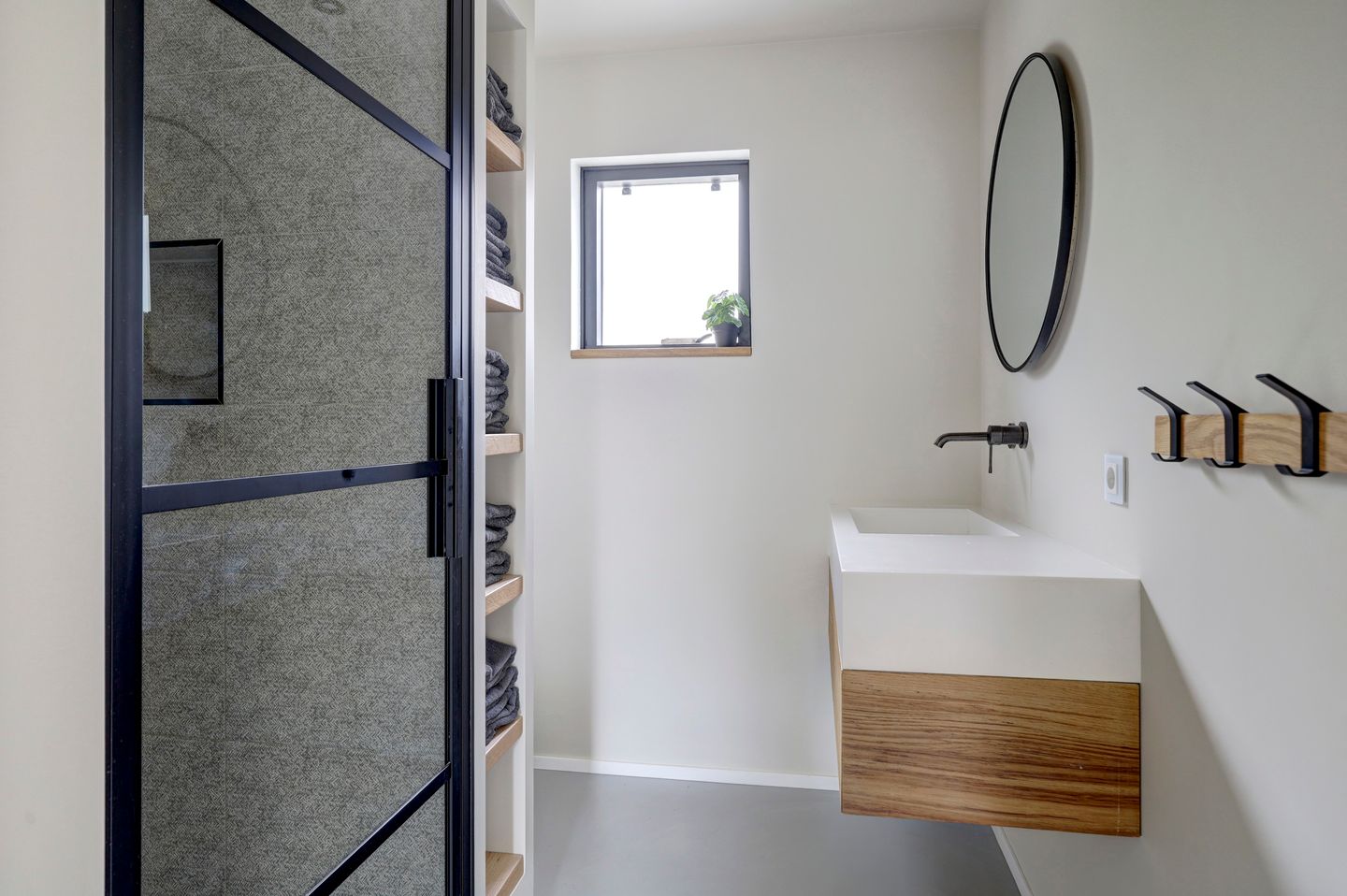 Photo 5 of van den Woudestraat 22