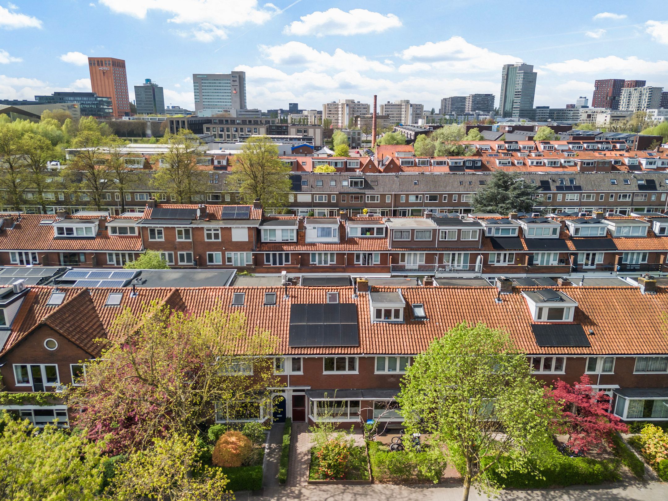 Photo 33 of Hooft Graaflandstraat 39