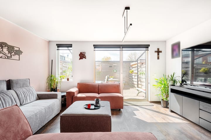 Foto 2 van Laan van Magisch Realisme 204