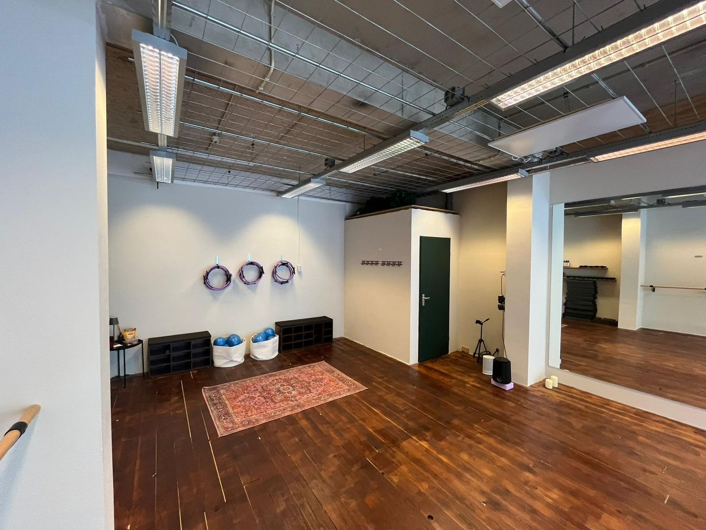 View photo 3 of Minderbroedersstraat 27