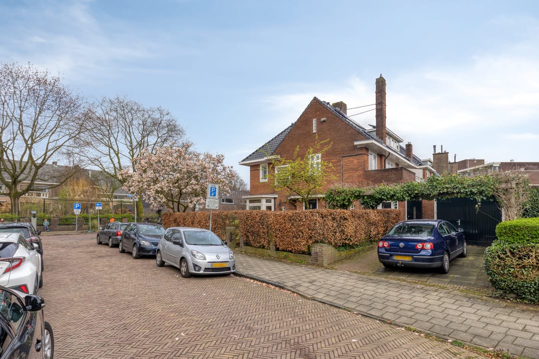 Foto 61 van Madoerastraat 1