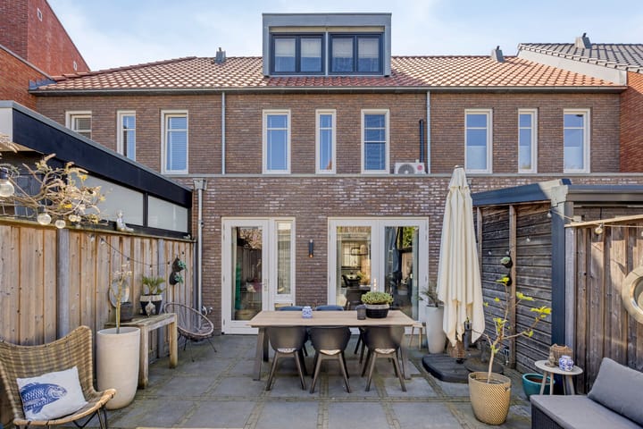 Tussenwoning te koop: nieuwstraat 22, Oldenzaal