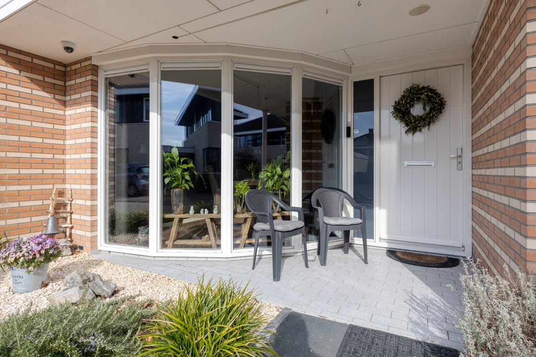 Photo 7 of Robert Stolzhof 203