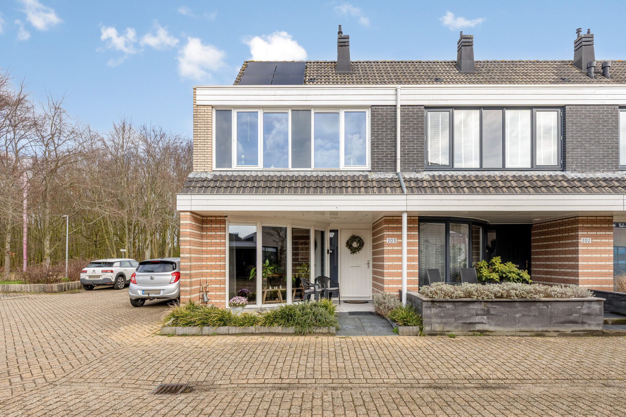 Photo 6 of Robert Stolzhof 203