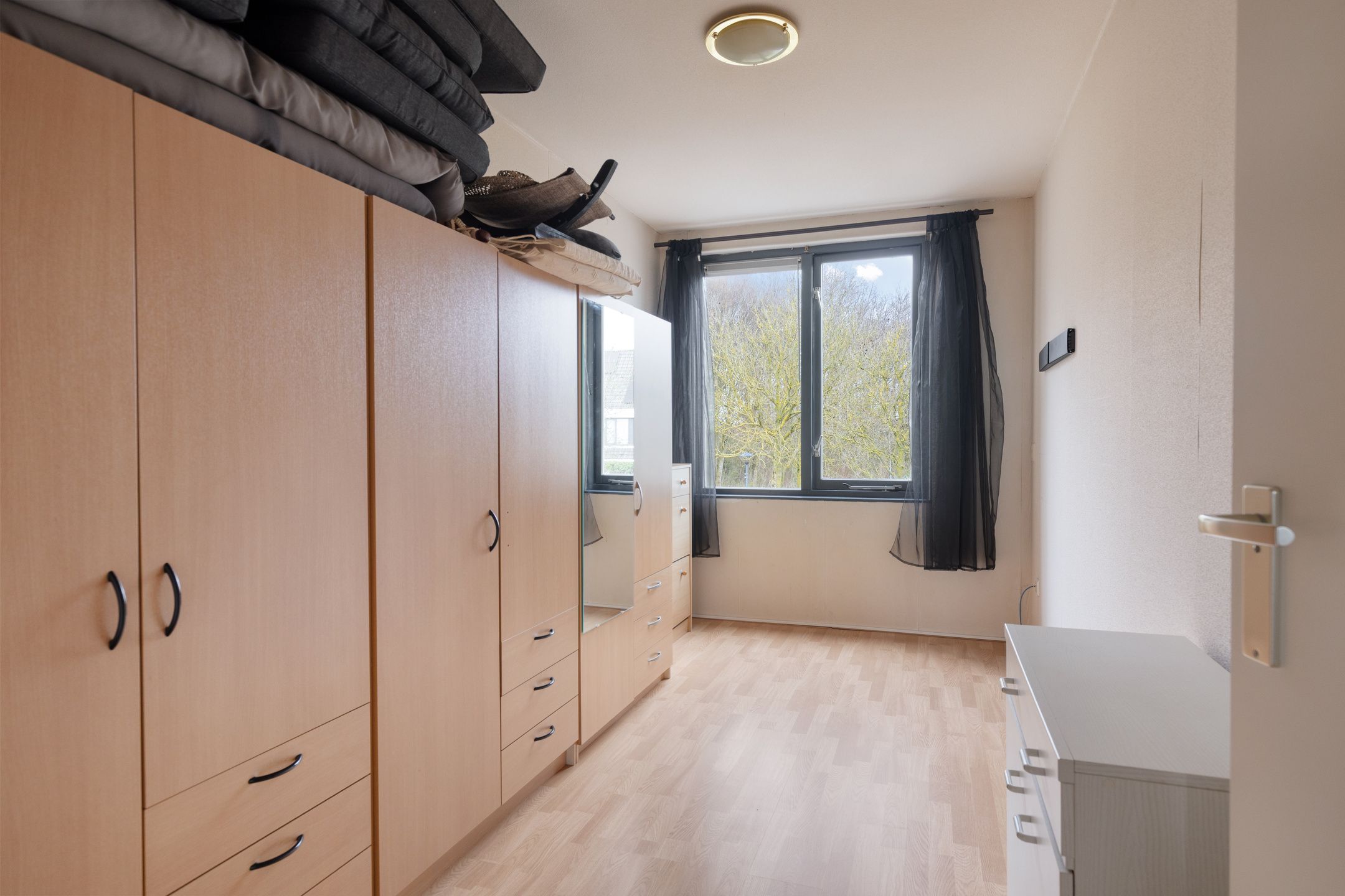 Photo 33 of Robert Stolzhof 203