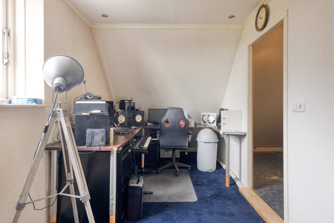 Photo 38 of Robert Stolzhof 203