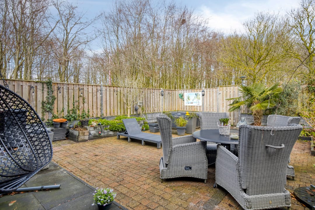 Photo 46 of Robert Stolzhof 203