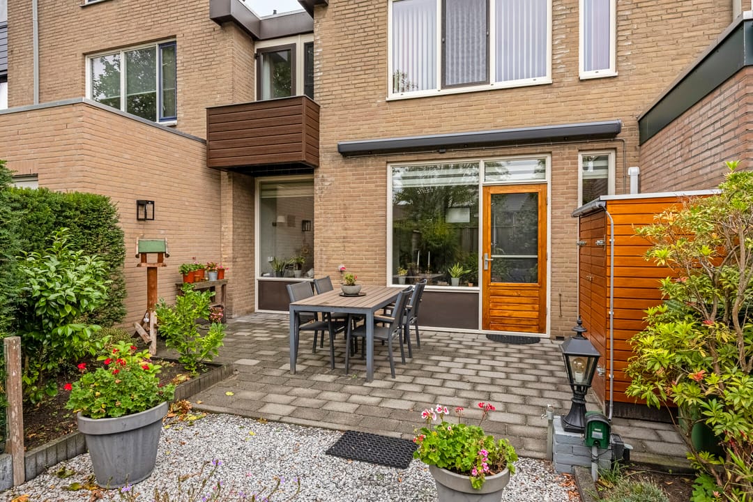 Photo 7 of Van Gentswei 6