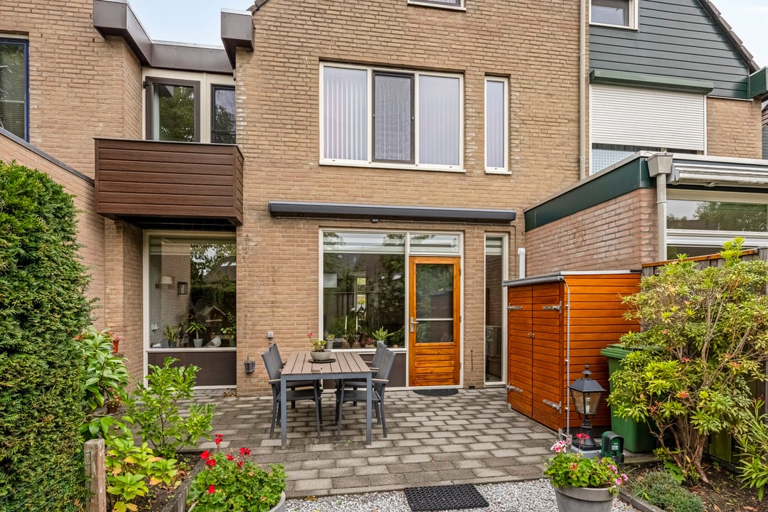 Photo 2 of Van Gentswei 6