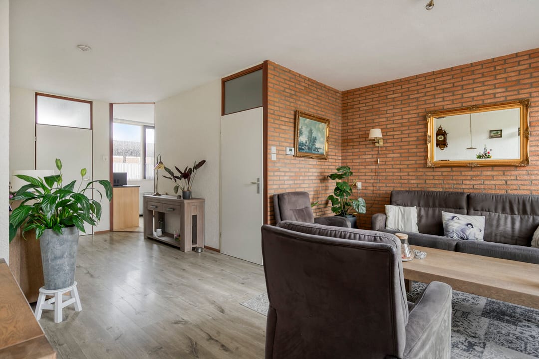 Photo 17 of Van Gentswei 6