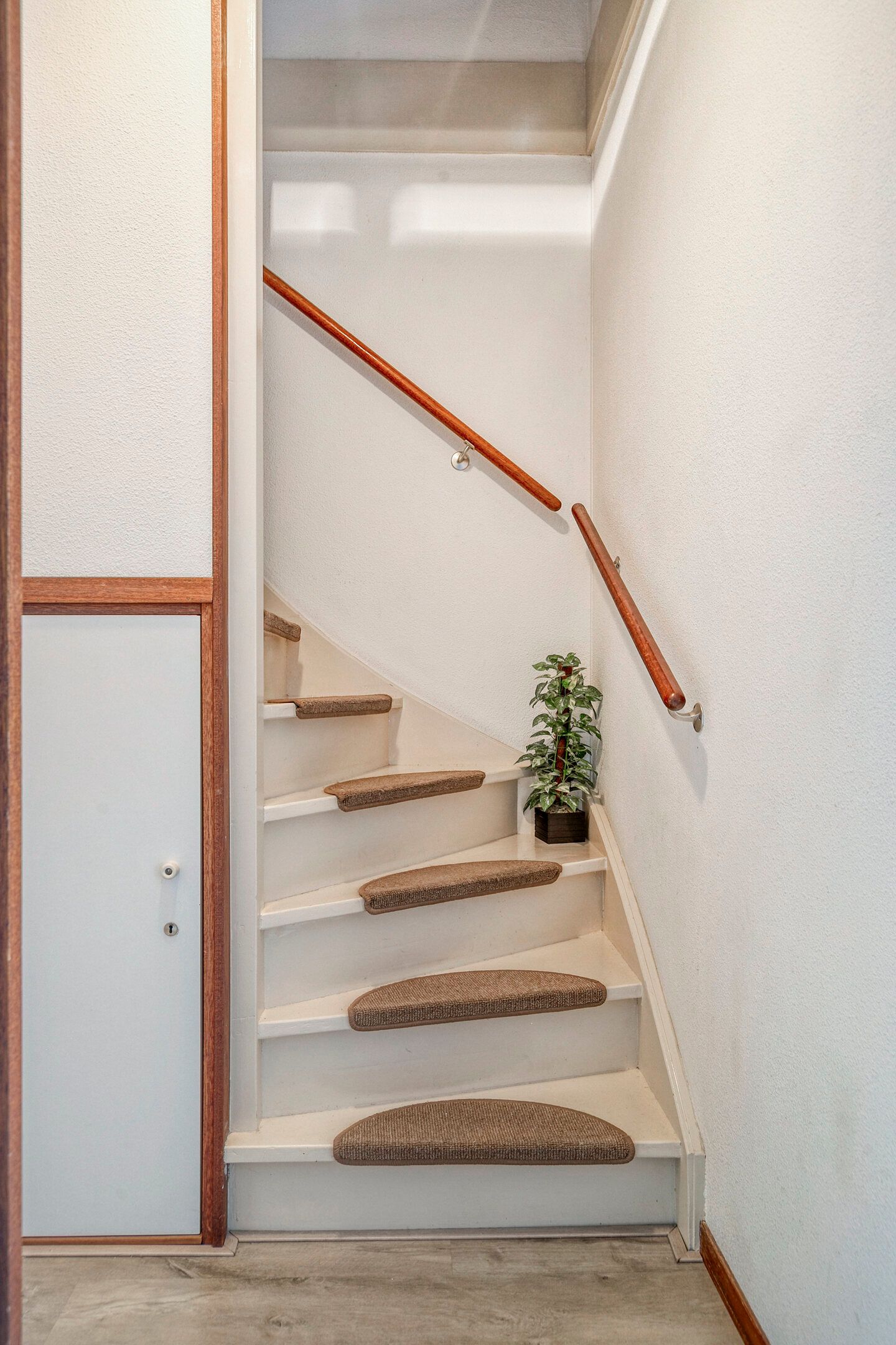 Photo 27 of Van Gentswei 6