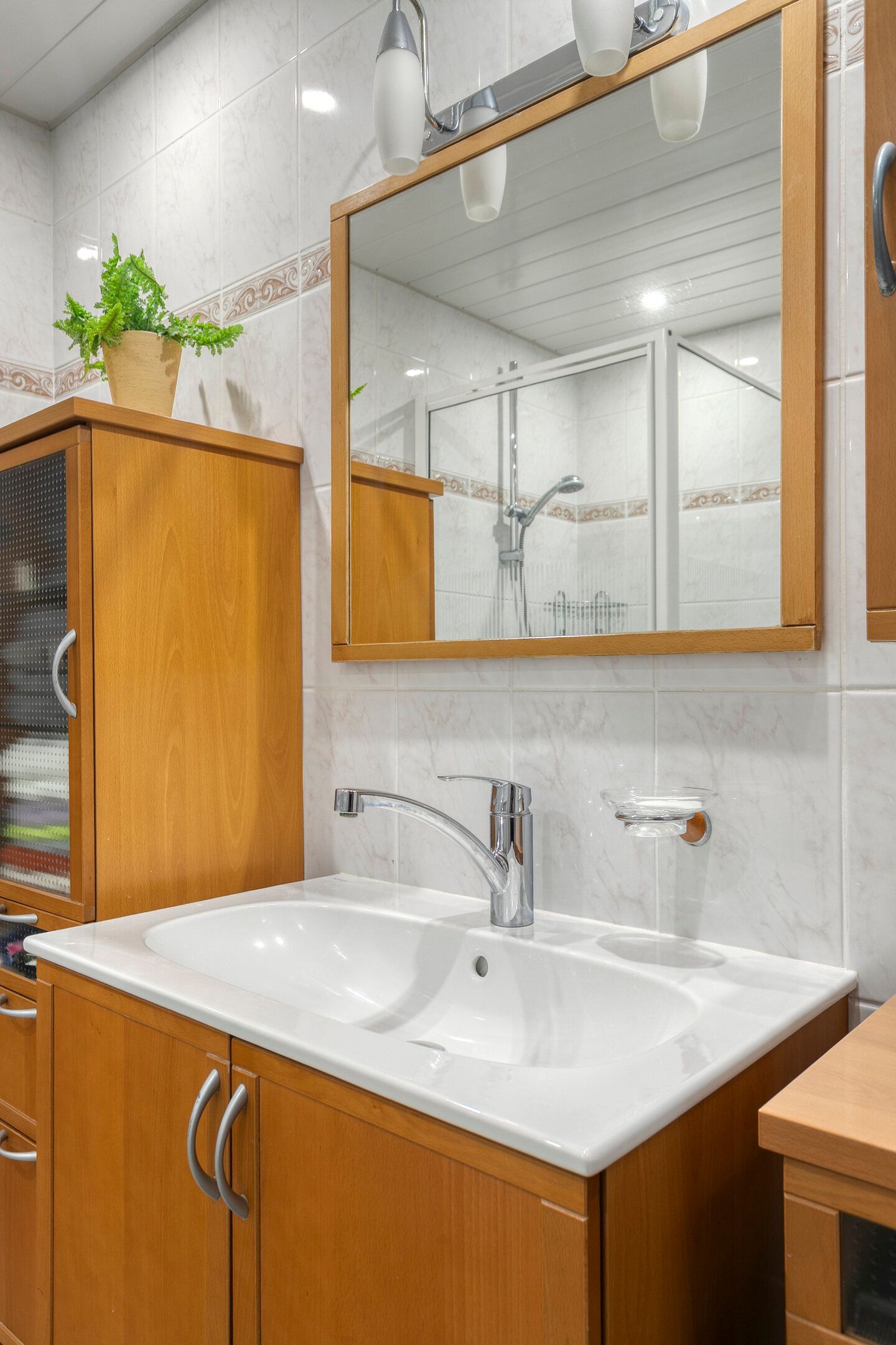 Photo 36 of Van Gentswei 6