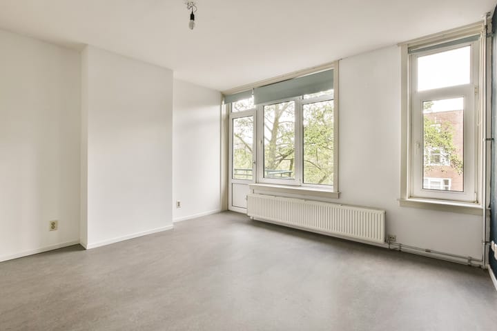 Photo 2 of Turnerstraat 24-3