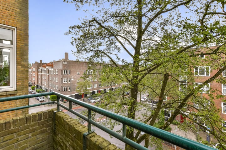 Photo 4 of Turnerstraat 24-3